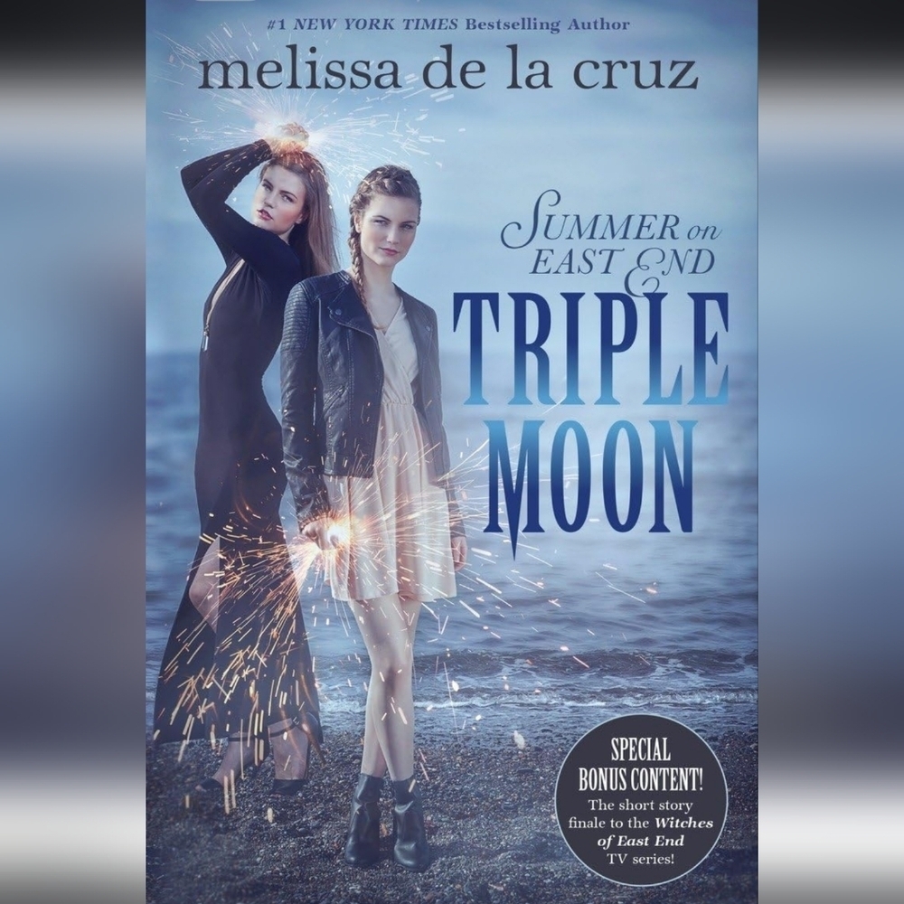 Melissa de la CruzTriple Moon (Summer on East End)